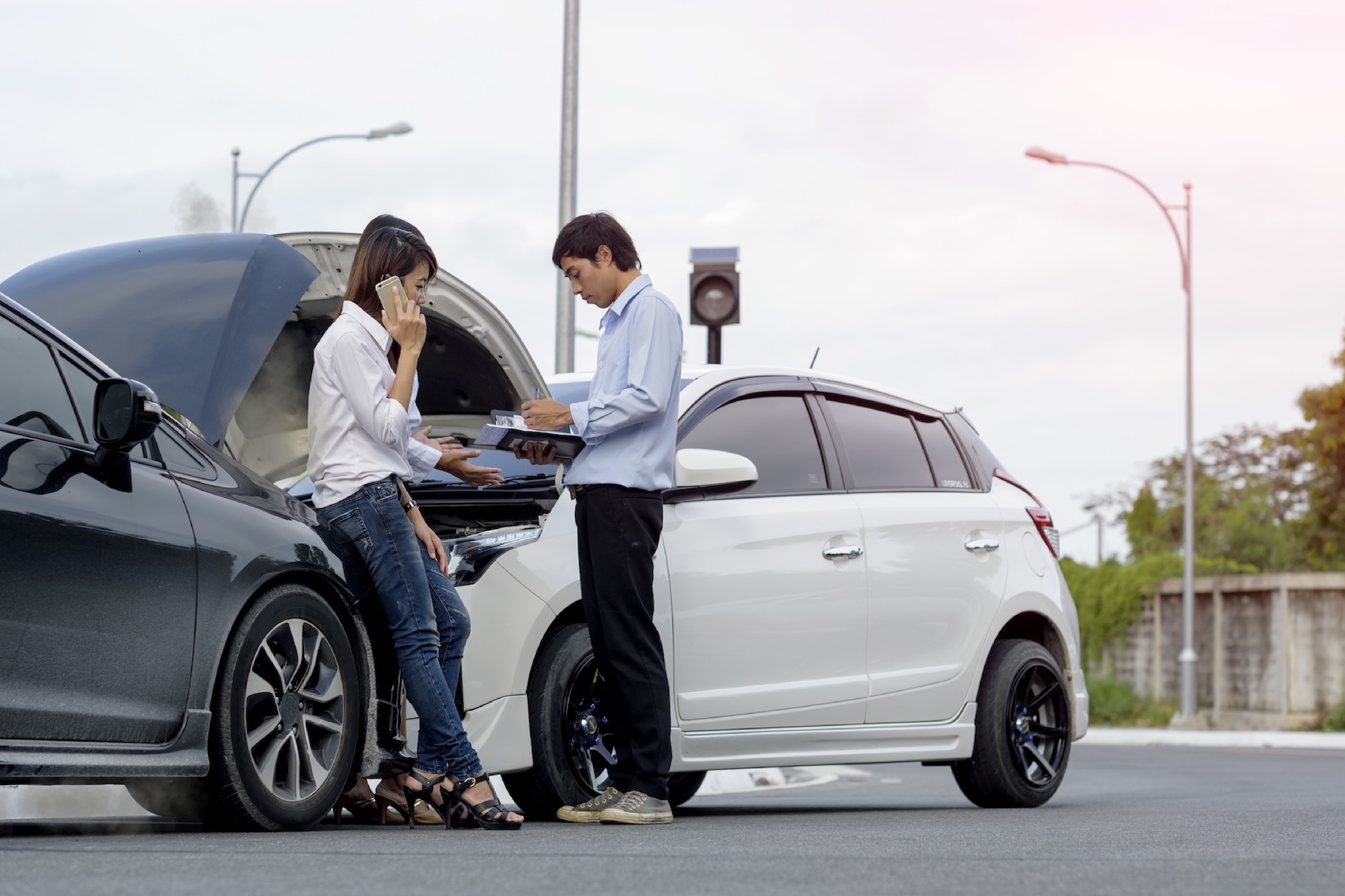 Pay-car-repair-bill-smartly-with-credit-card.jpg