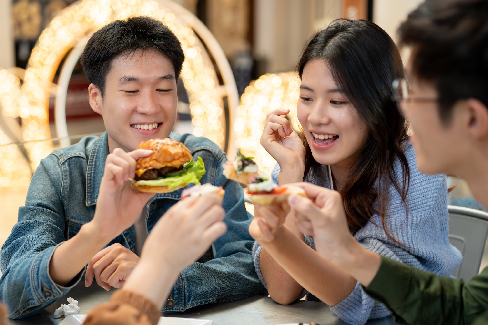 Apply-for-AEON-Gold-Credit-Card-for-Restaurant-Discounts.jpg